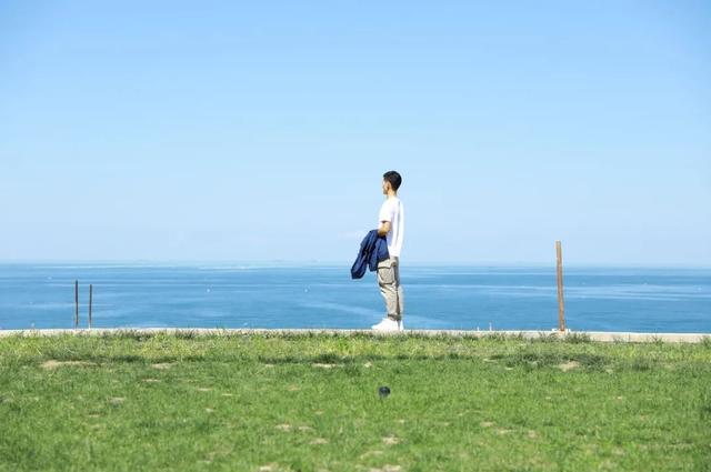 不要再称呼男人为帅哥了,称呼帅哥已经过时,现在流行这3种称呼