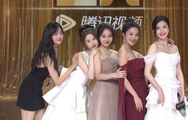 鹅厂盛典:杨幂水嫩小性感,鞠婧祎上半身稳赢,白百何模样大变