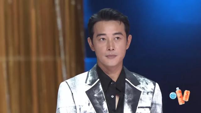 鹅厂盛典:杨幂水嫩小性感,鞠婧祎上半身稳赢,白百何模样大变