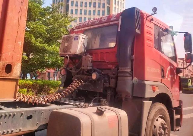 半挂车:原厂空调不用,为啥要装家用空调,带的动吗?