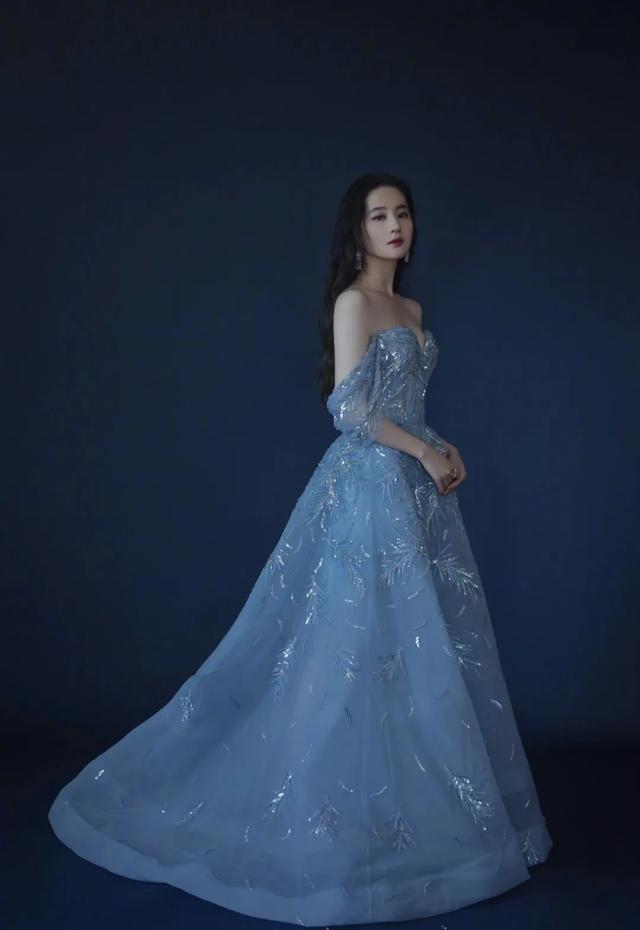 鹅厂盛典:杨幂水嫩小性感,鞠婧祎上半身稳赢,白百何模样大变