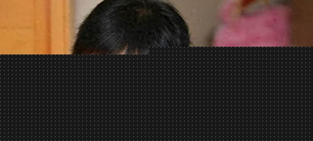 少女竟被大叔带到酒店,美女主动脱去衣服,献身五十岁的老男人!