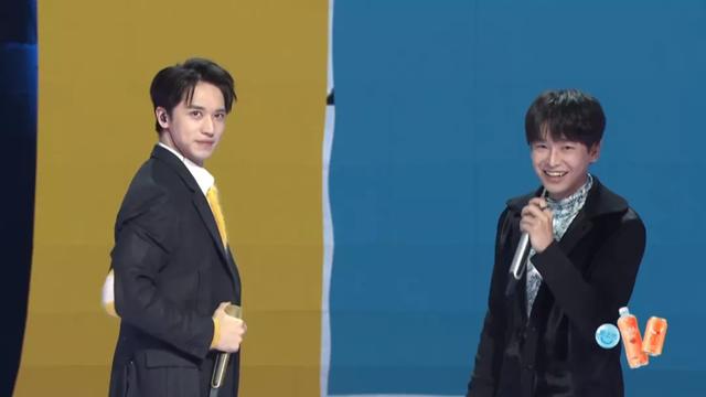 鹅厂盛典:杨幂水嫩小性感,鞠婧祎上半身稳赢,白百何模样大变