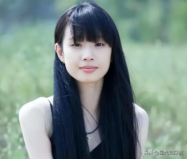 这跟不穿有啥区别?32岁李梦真空上阵,几乎全裸,网友直呼太大胆