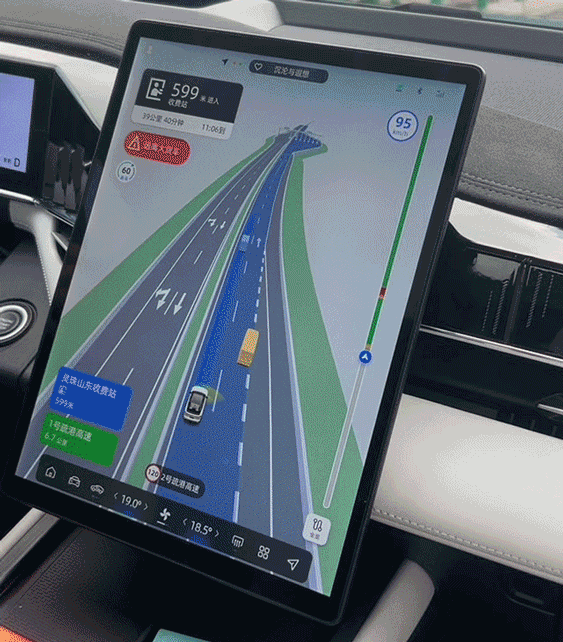 博越L:2.0T、加热通风按摩!不到15万能高速领航!还看哈弗H6吗