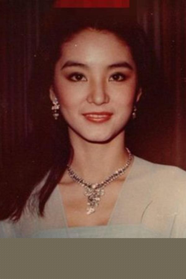 下巴“美人沟”一般出现在俊男美女的脸上，还旺夫，你有吗？
