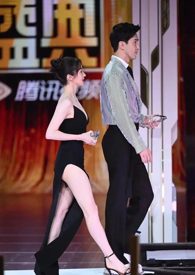 鹅厂盛典:杨幂水嫩小性感,鞠婧祎上半身稳赢,白百何模样大变