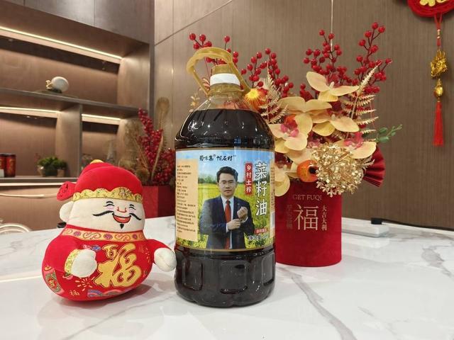 四川省人大代表关祖苹:加强网络监管,严惩直播带假货行为|代表在这里