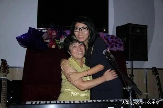 曲婉婷的报应来了！她的最新发声，沾满566个东北家庭的鲜血