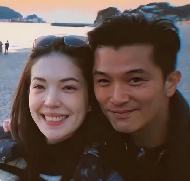 邱泽护花!和许玮甯合体现身酒宴,夫妻互动很甜蜜幸福