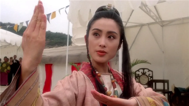 1993年,王晶深知拍不过徐克,却用尽全力颠覆李连杰的“黄飞鸿”