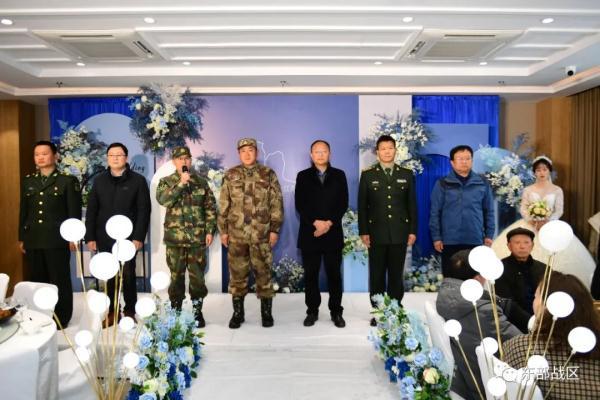 破防了!立功喜报空降婚礼现场