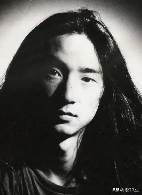 臧天朔的悲哀,生前向母亲跪地忏悔,死后妻子将80岁老母告上法庭