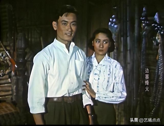 1957年,一部反特故事影片《边寨烽火》,诞生两位充满阳刚之气男星
