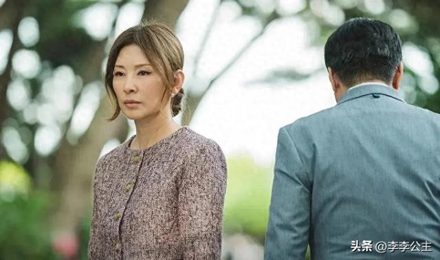 “韩国妖妇”李美淑的5部撩人大片