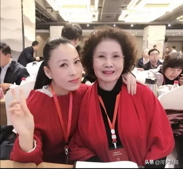 德艺双馨，雍容典雅的虎美玲…