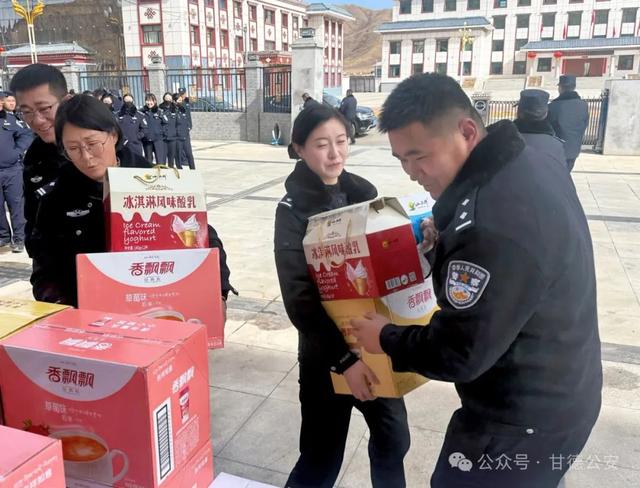 新春慰问送关怀 砥砺前行展担当——县委常委、宣传部部长、县总工会主席多杰看望慰问春节期间坚守工作岗位的一线民辅警