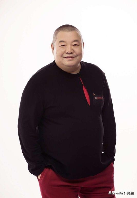 臧天朔的悲哀,生前向母亲跪地忏悔,死后妻子将80岁老母告上法庭