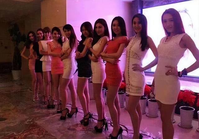 KTV陪唱女孩的“厕所之问”：背后藏着什么？