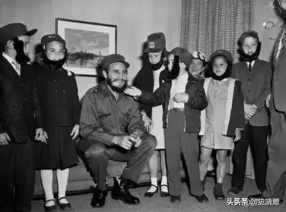 55张极为罕见的照片：19岁的孟晚舟太漂亮了，比尔盖茨被捕照片