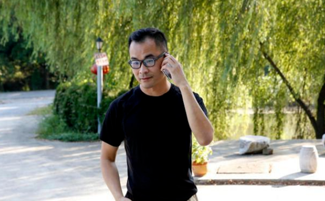 2013年,刘景崇弃百万年薪,与家人做最后话别,妻子:愿再无来世