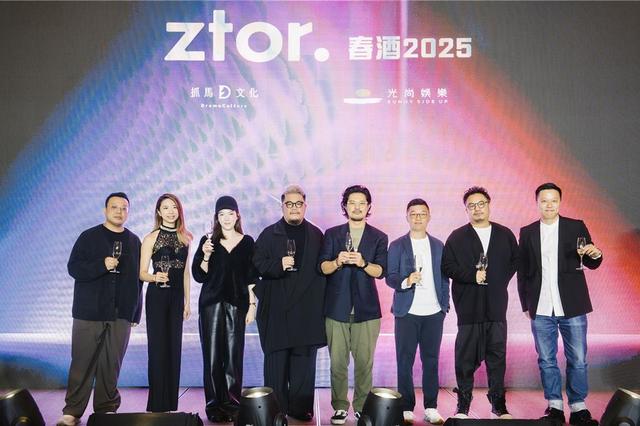 邱泽护花!和许玮甯合体现身酒宴,夫妻互动很甜蜜幸福