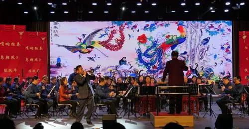 钢琴曲《百鸟朝凤》,在演奏的时候都使用了哪些技巧?