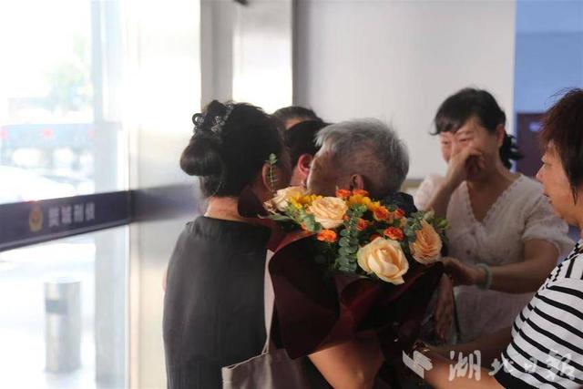 几代民警接力寻亲,襄阳公安最早儿童走失案迎来大团圆结局 走失50年的女儿回家了