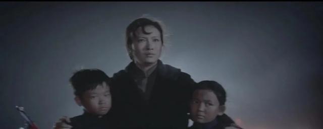 45年前,林青霞版《八佰》令人血脉偾张,可惜如今鲜有人看过