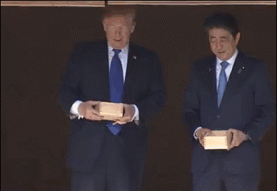 一个大叔油腻到了极致，其实也能到达人生巅峰
