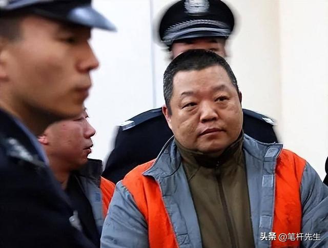 臧天朔的悲哀,生前向母亲跪地忏悔,死后妻子将80岁老母告上法庭