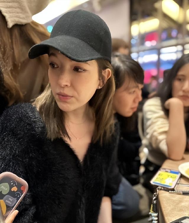 邱泽护花!和许玮甯合体现身酒宴,夫妻互动很甜蜜幸福