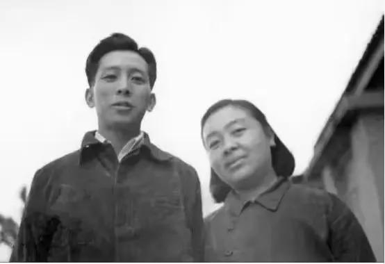 她的爱情何其彪悍:三人行后念念不忘,44年姐弟恋临终前主动索吻