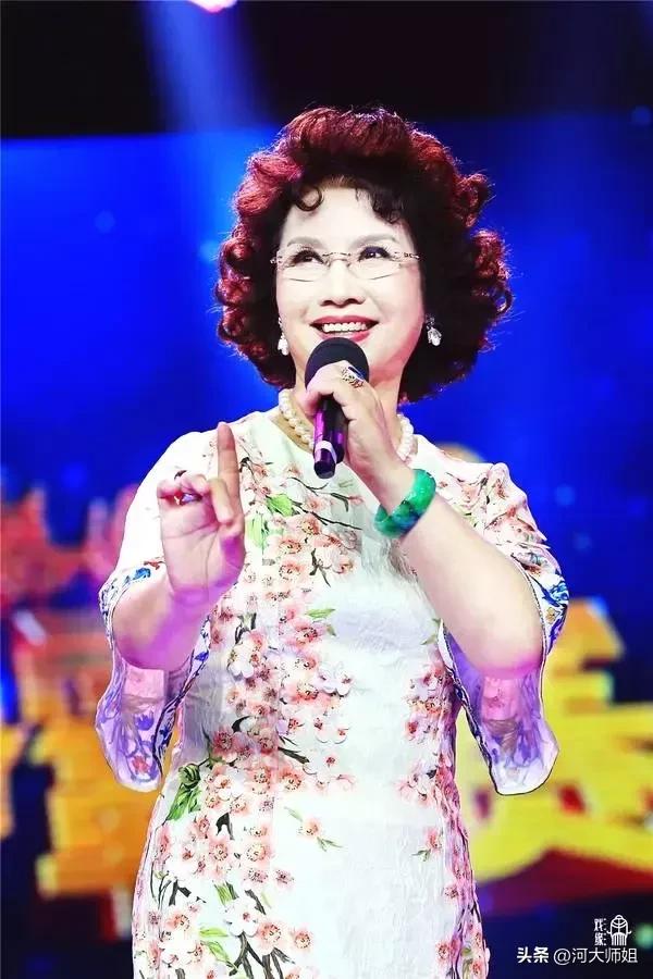 德艺双馨，雍容典雅的虎美玲…