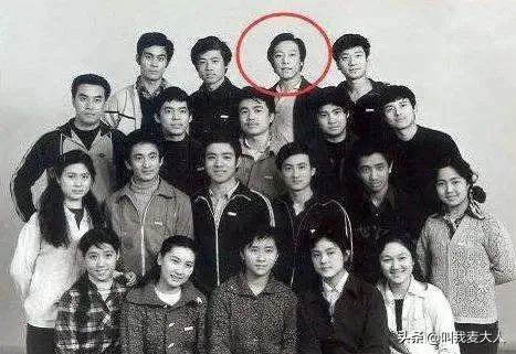 倪大红:因太丑无戏可演,娶了倪萍亲妹妹,婚后30年为何0绯闻