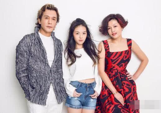 哈文：李咏病逝3年不改嫁，坚持赡养婆婆，我永远都是李家的人