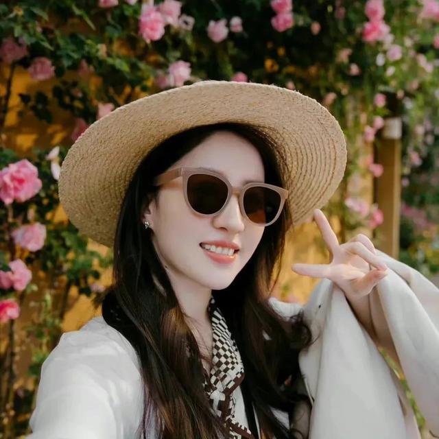 神仙姐姐，刘亦菲捧花好运头像