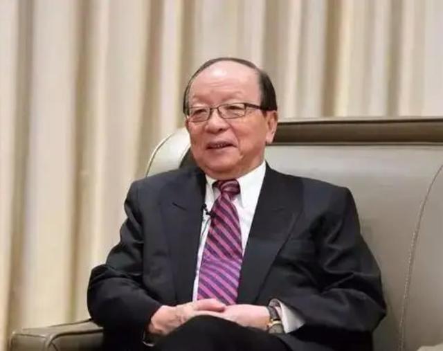 蒋万安:蒋经国之孙,国民党新贵,曾因支持蔡英文被骂不肖子孙