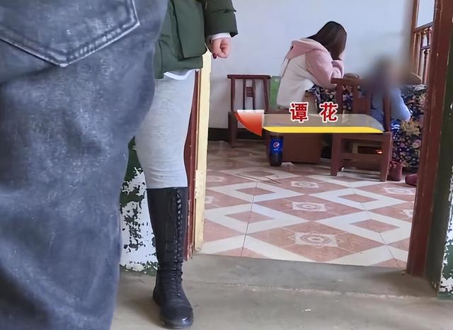 湖南未婚妻为捉奸化身侦探，潜伏情妇抖音，竟发现自己才是小三？