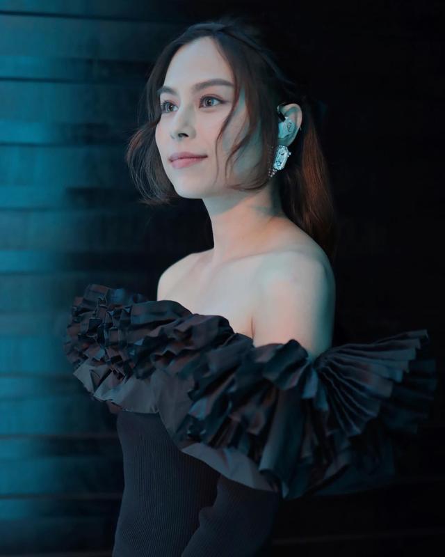 不容易!33岁女歌手香港发展曾全年无收入,荣升TVB音乐节目导师