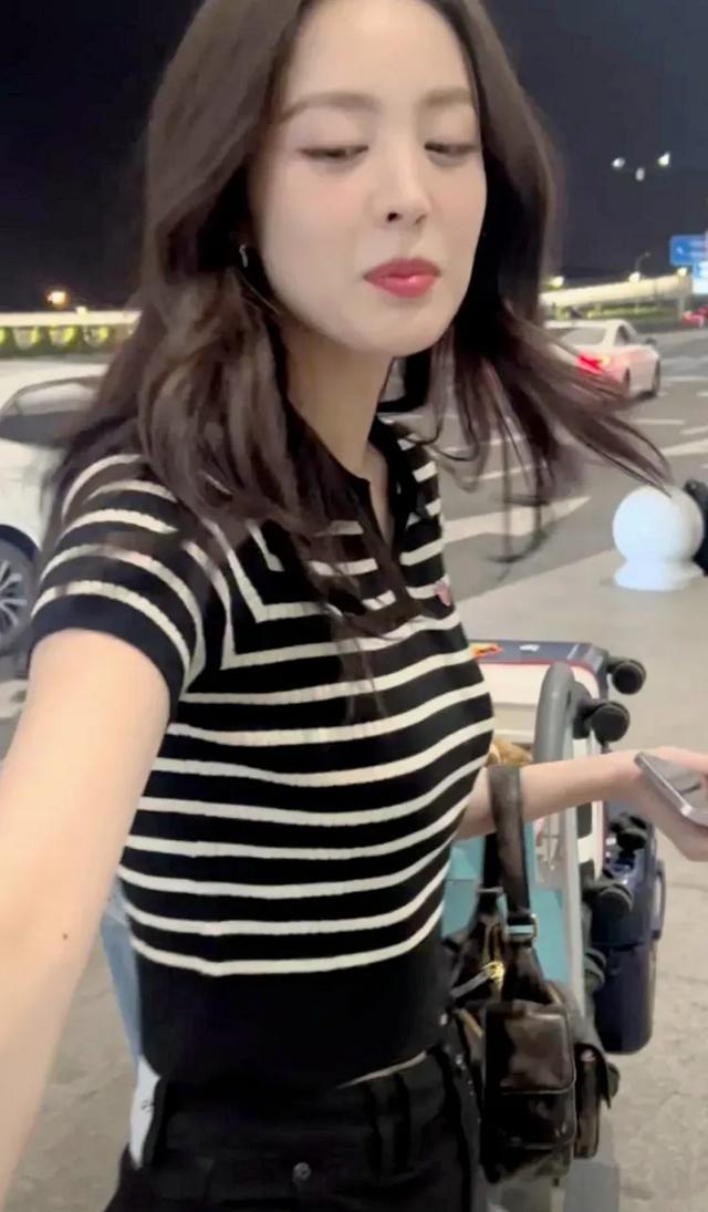 美到无可方物的古力娜扎素颜照，是不是英雄所见略同？