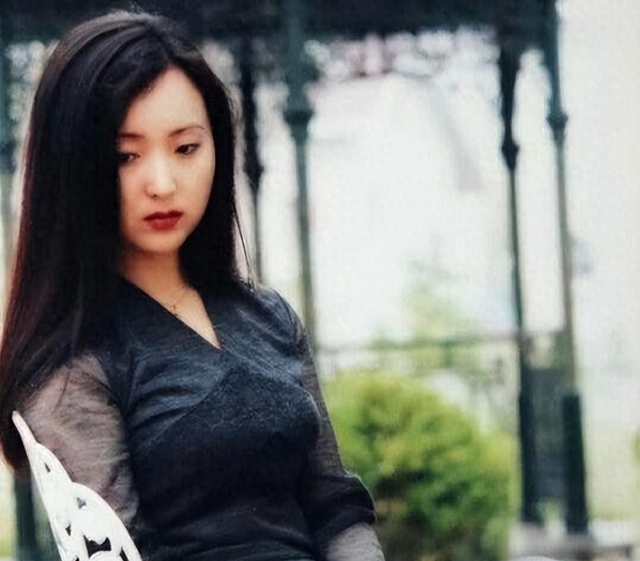 陈晓旭病逝17年后，她曾牵手10年的前夫毕彦君，如今过的怎么样