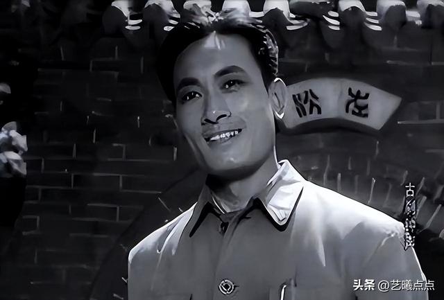1957年,一部反特故事影片《边寨烽火》,诞生两位充满阳刚之气男星