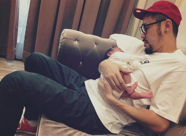 42岁说唱歌手热狗官宣二胎!女友孕期备受折磨,同居多年仍不结婚