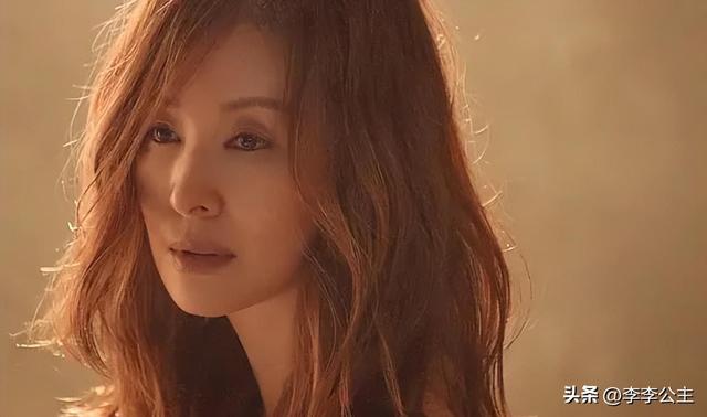 “韩国妖妇”李美淑的5部撩人大片