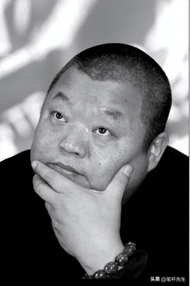 臧天朔的悲哀,生前向母亲跪地忏悔,死后妻子将80岁老母告上法庭