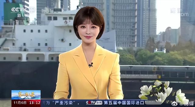 53岁陆川晒儿女正脸照，9岁儿子与3岁女儿酷似妈妈胡蝶，像龙凤胎