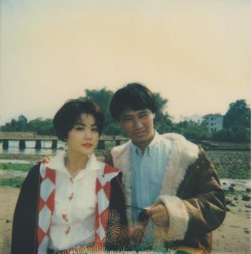 王菲早年青涩照片曝光,网友:这才是真正的美女