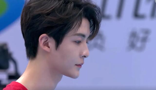 于小彤《超新星》太装?戴耳机听音乐射箭,赛后扔弓撕靶无视队友
