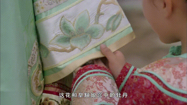 还记得《甄嬛传》里的胧月公主吗？她16岁了长这样